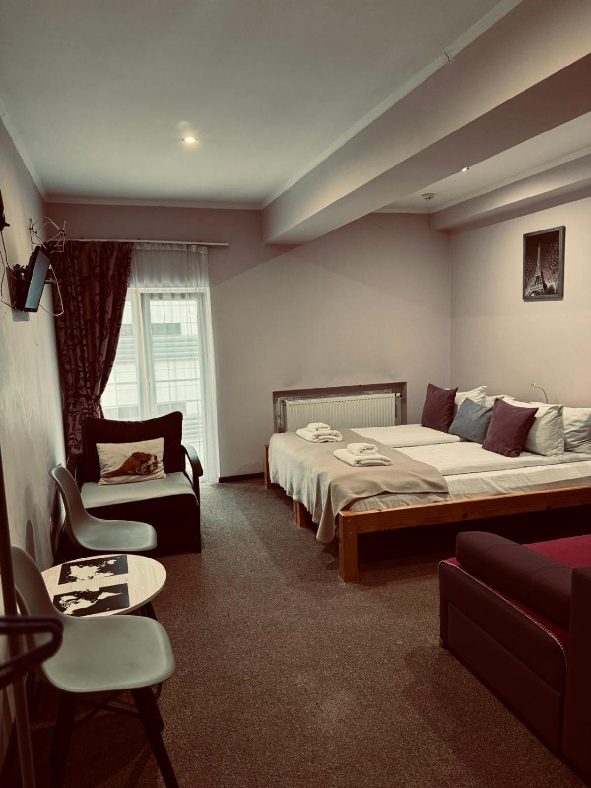 Apart Hotel Avinos Lviv Luaran gambar