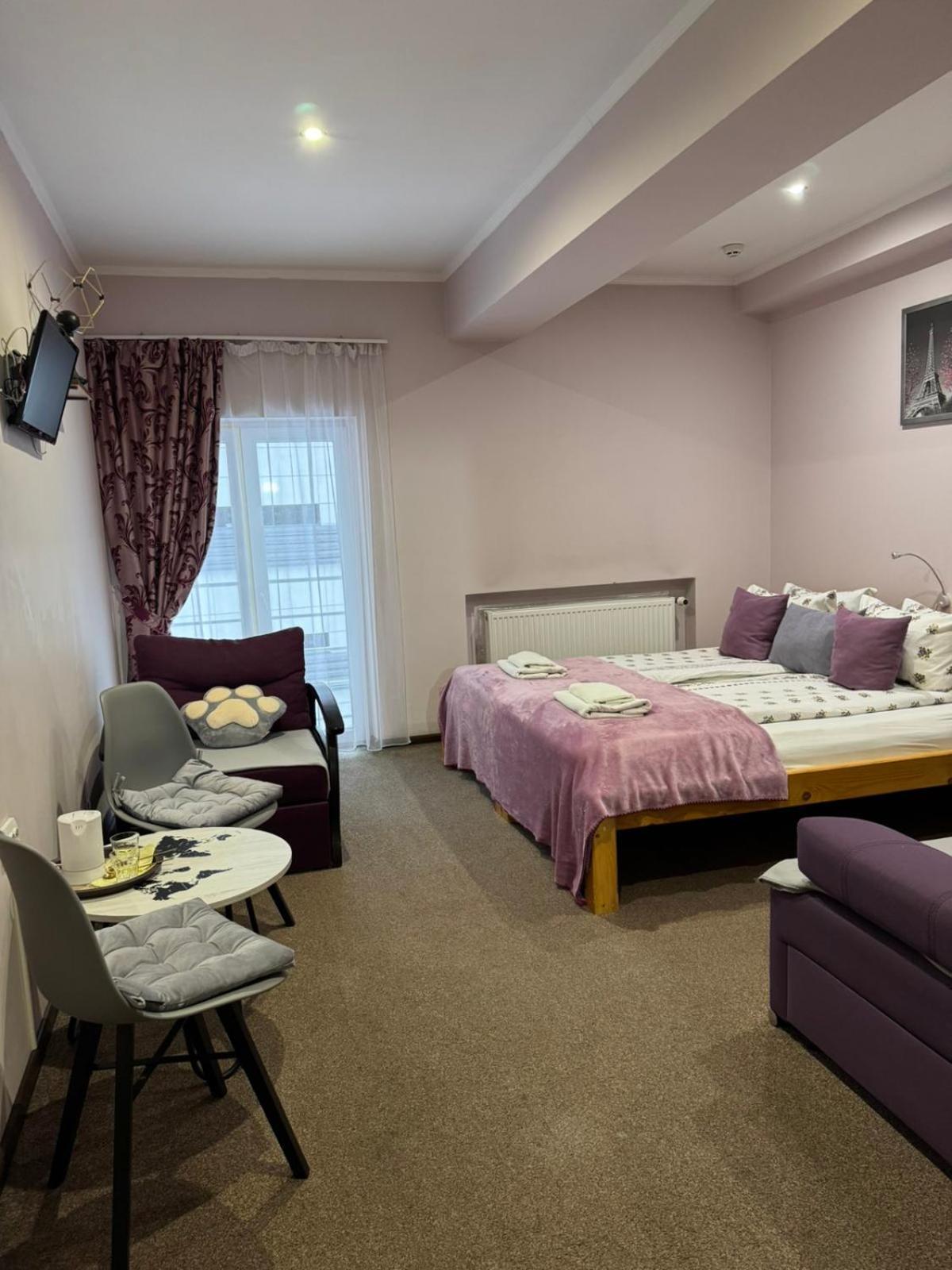 Apart Hotel Avinos Lviv Luaran gambar